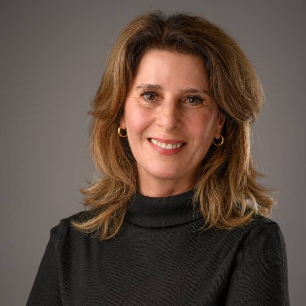 magda-mesquita-600x600-1